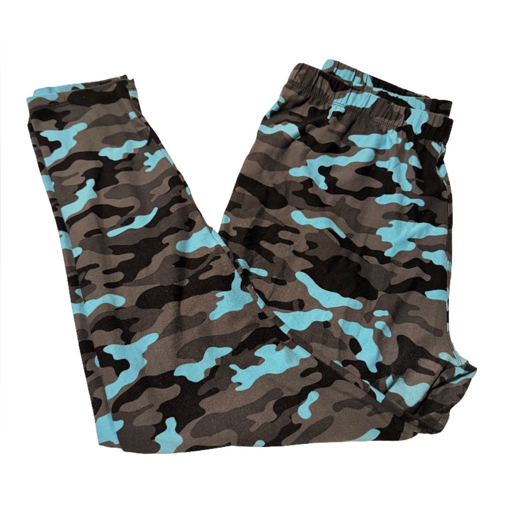 3/$35 “Sky Camo” Sweetlegs Plus 2 Full Length Leggings